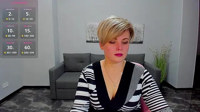 Julia Wilsone online show from 4, 3, 2025