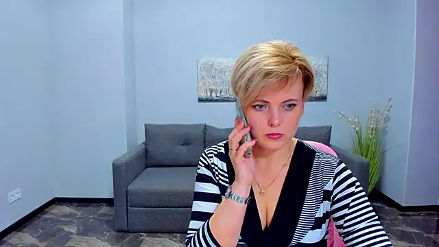 Julia Wilsone online show from 13, 3, 2025