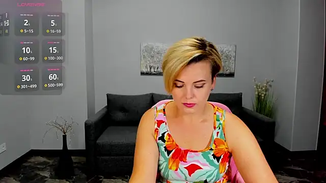 Julia Wilsone online show from 11, 9, 2025