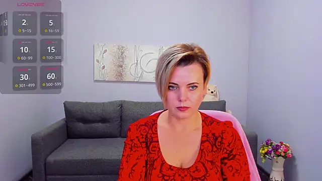 Julia Wilsone online show from 6, 11, 2025