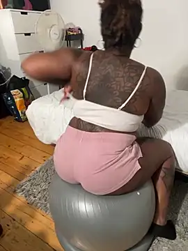 Snapshot of Goddess_Nafeesha chatting on 6, 10, 2025 Goddess Nafeesha online show from 6, 10, 2025