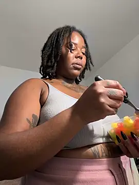 Snapshot of Goddess_Nafeesha chatting on 16, 11, 2025 Goddess Nafeesha online show from 16, 11, 2025