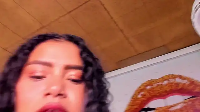 Snapshot of loly_marce chatting on 24, 1, 2025 loly marce online show from 24, 1, 2025