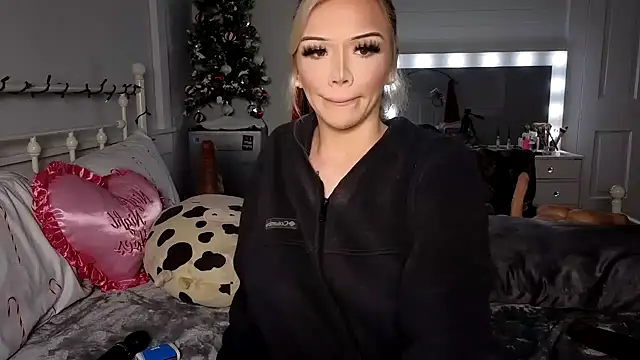 Snapshot of emmagray001 chatting on 11, 12, 2024 emmagray001 online show from 11, 12, 2024