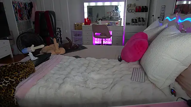 Snapshot of emmagray001 chatting on 4, 2, 2026 emmagray001 online show from 4, 2, 2026