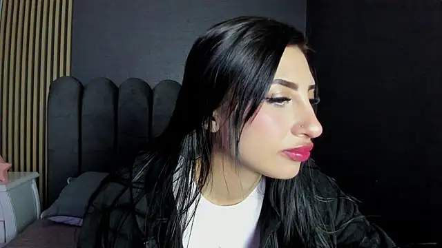 Nicolette ks  online show from 5, 5, 2026