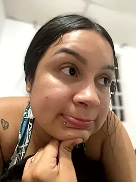 Pretty Isadora online show from 5, 12, 2024