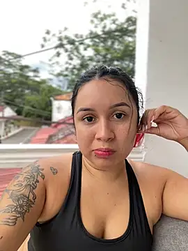 Pretty Isadora online show from 12, 12, 2024