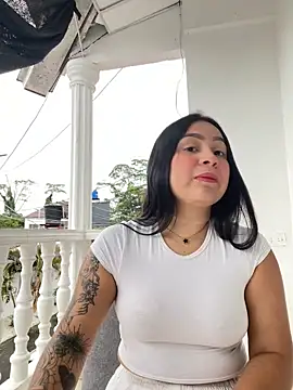 Pretty Isadora online show from 3, 1, 2025