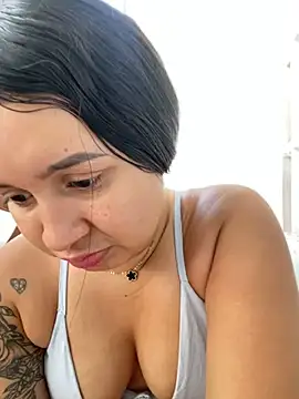 Pretty Isadora online show from 8, 1, 2025