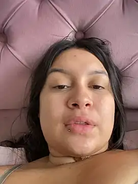 Pretty Isadora online show from 30, 1, 2025