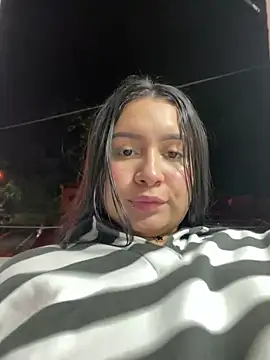 Pretty Isadora online show from 16, 3, 2025