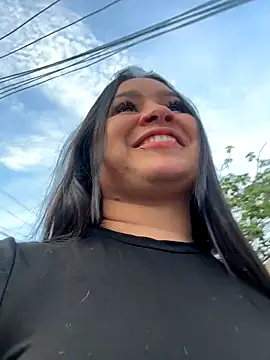 Pretty Isadora online show from 17, 10, 2025