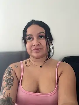 Pretty Isadora online show from 19, 2, 2026