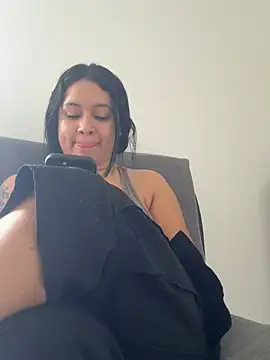 Pretty Isadora online show from 1, 3, 2026