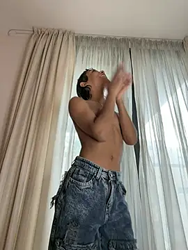 Snapshot of alejo_cute chatting on 17, 3, 2026 alejo cute online show from 17, 3, 2026