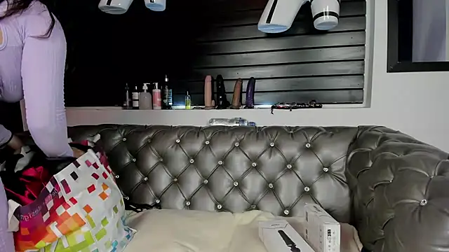 Amy hoy69 online show from 9, 9, 2025