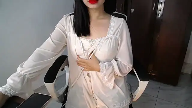 Lunobaby 204 online show from 15, 11, 2025