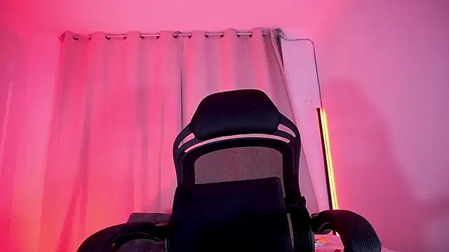 petitevictoria online show from 30, 7, 2026