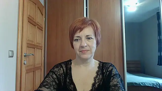 LoraLoraMay online show from 15, 4, 2026