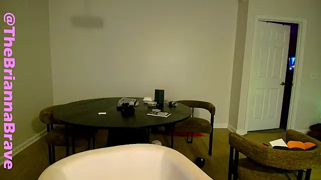 BriannaBrave online show from 7, 1, 2026