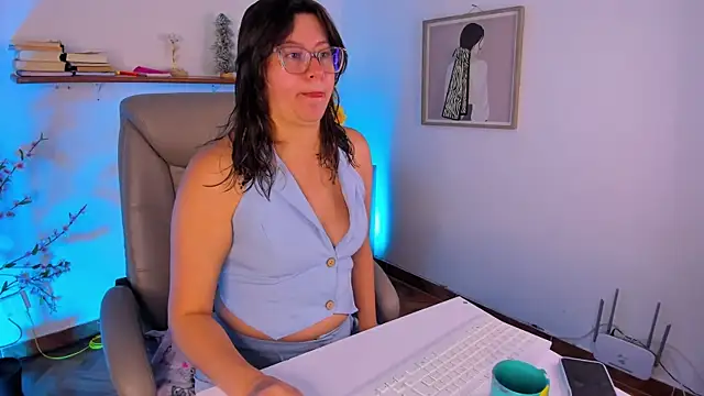 Chanelll Taylorr  online show from 20, 7, 2026
