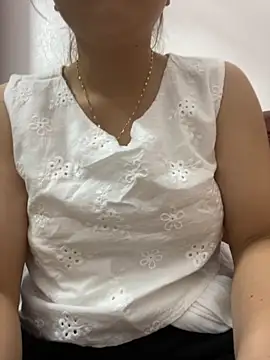 Snapshot of Milk_Mom99 chatting on 30, 10, 2025 Milk Mom99 online show from 30, 10, 2025