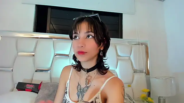 Naomi-Haruno online show from 6, 2, 2025