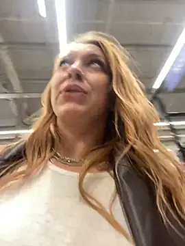 Snapshot of Sweet___Emily chatting on 28, 12, 2024 Sweet   Emily online show from 28, 12, 2024