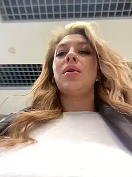 Snapshot of Sweet___Emily chatting on 10, 1, 2025 Sweet   Emily online show from 10, 1, 2025