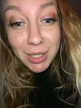 Snapshot of Sweet___Emily chatting on 14, 1, 2025 Sweet   Emily online show from 14, 1, 2025