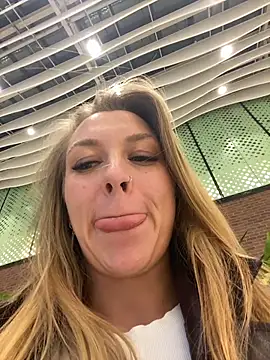 Sweet   Emily online show from 18, 12, 2025