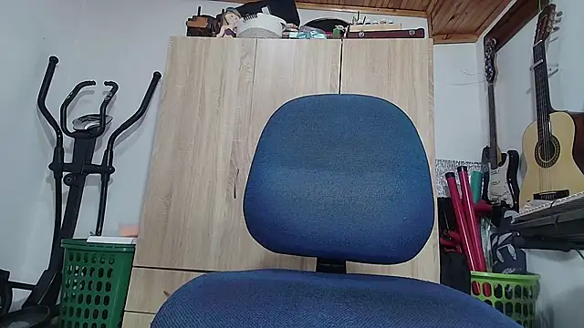 Snapshot of RustyGray chatting on 22, 12, 2025 RustyGray online show from 22, 12, 2025