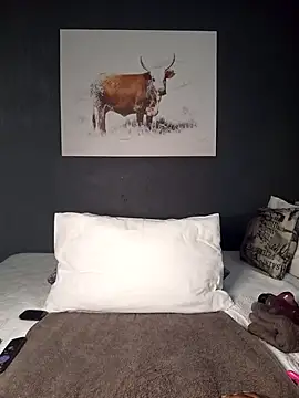 Queen-Chocolate online show from 24, 2, 2025