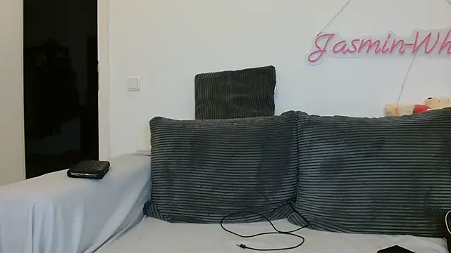 Jasmin-White online show from 1, 7, 2026