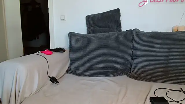 Jasmin-White online show from 2, 7, 2026
