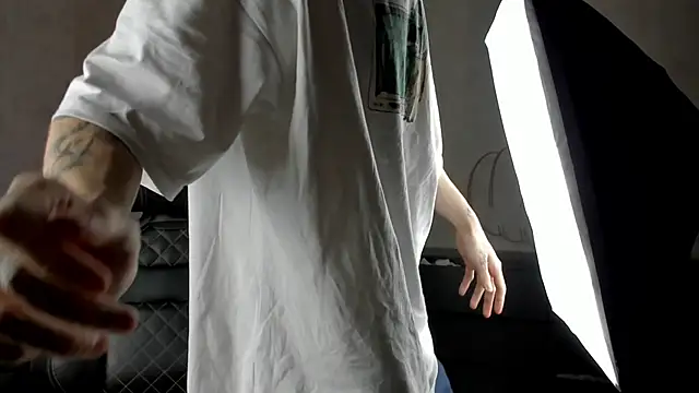 Snapshot of MasonWarholl chatting on 12, 12, 2024 MasonWarholl online show from 12, 12, 2024