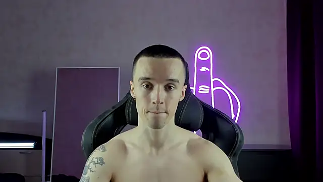 Snapshot of MasonWarholl chatting on 19, 12, 2024 MasonWarholl online show from 19, 12, 2024