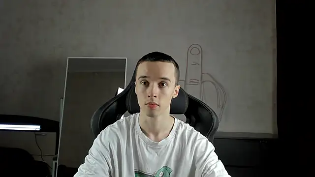 Snapshot of MasonWarholl chatting on 8, 1, 2025 MasonWarholl online show from 8, 1, 2025