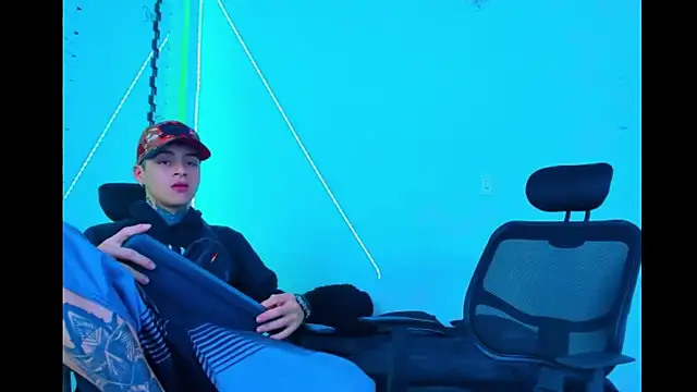 HOT boy2025 online show from 19, 9, 2025