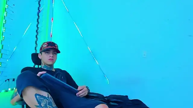 HOT boy2025 online show from 28, 9, 2025