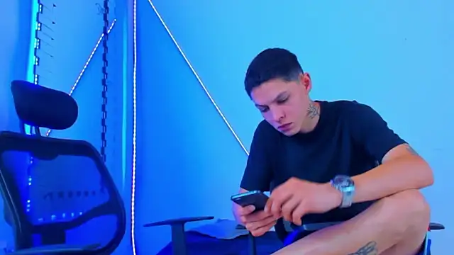 HOT boy2025 online show from 23, 10, 2025