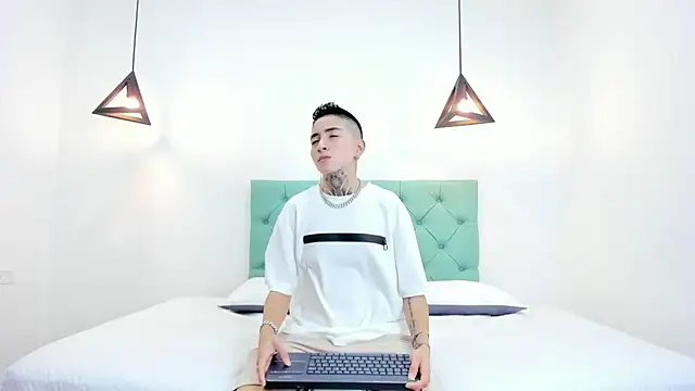 Tinny and Candy online show from 11, 12, 2024