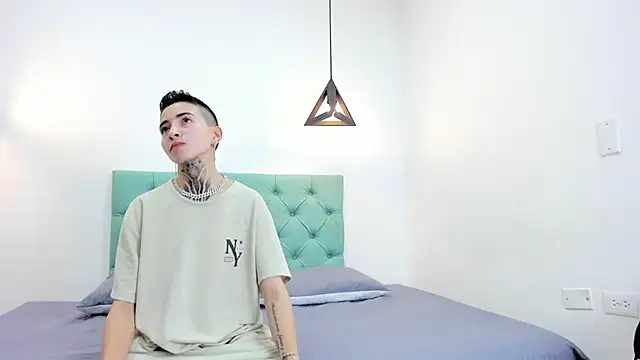 Tinny and Candy online show from 17, 12, 2024