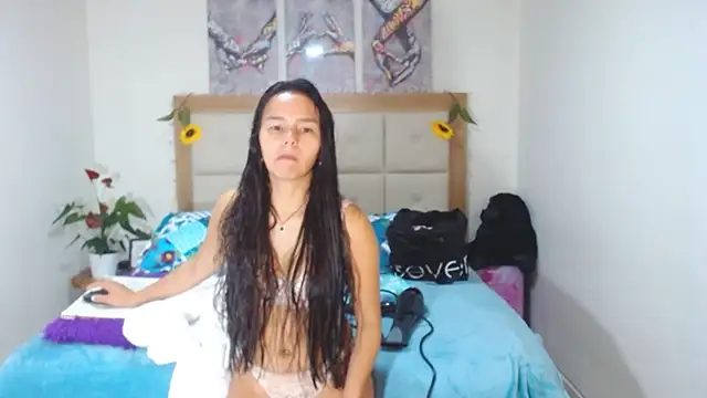 valentina hearts online show from 12, 3, 2025