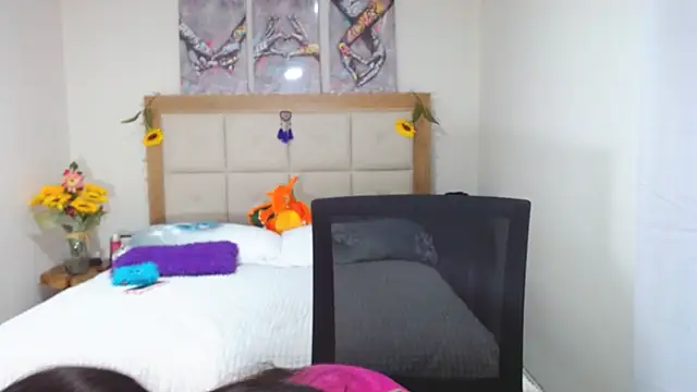 valentina hearts online show from 23, 3, 2025