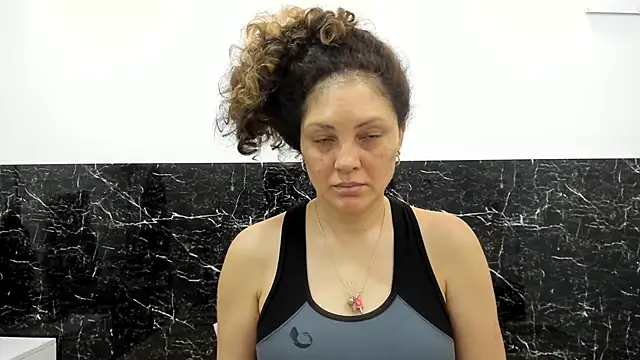 Juliabadlee online show from 8, 2, 2025