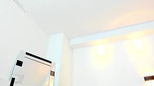 Juliabadlee online show from 3, 3, 2025