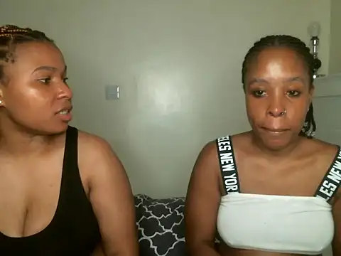 R-thequeen online show from 11, 3, 2025