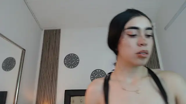 Julieta De Los Angeles online show from 29, 12, 2024